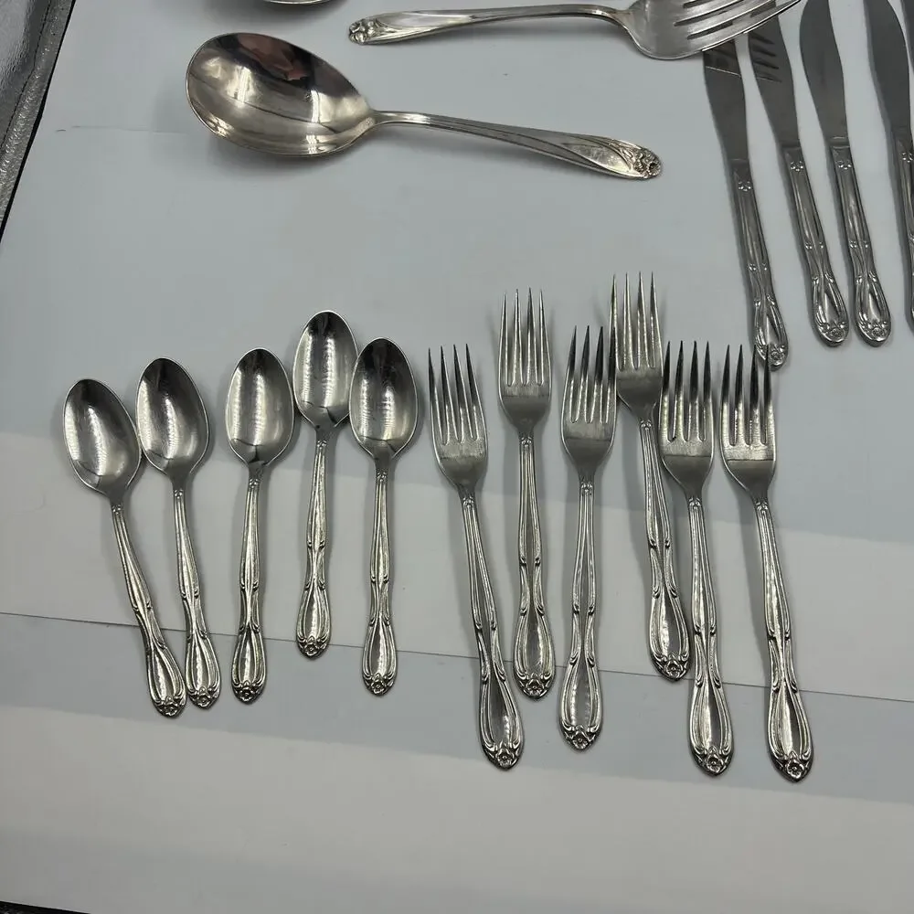Vintage American Rogers Premier Stainless Flatware Set‎ Chapel Hill 28 Pieces
